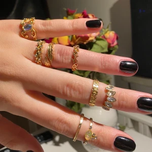 Snygga ringar  - 8st snygga ringar som inte kommit till användning💖 120kr för alla, går inte att köpa separat🤍