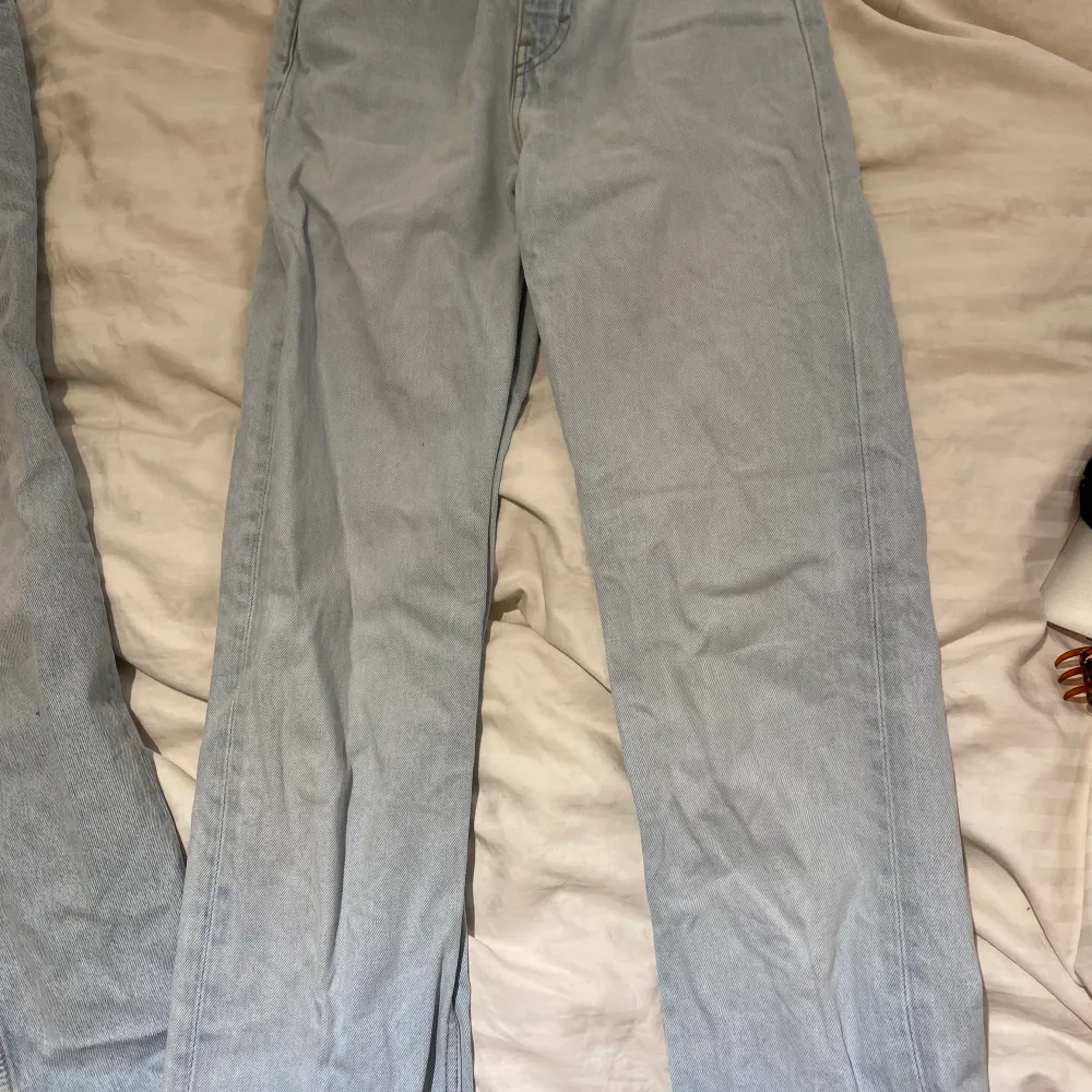 Superfina weekday jeans i W 25 L 32. Frakt 50 kr. Jeans & Byxor.