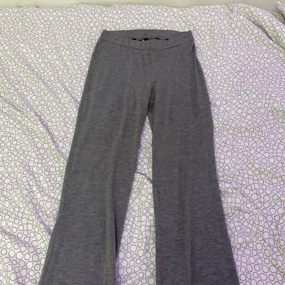 Ett par yoga pants ifrån bubblroom. De är använda en del men det är inget som syns! Väldigt långa i benen!💞💞. Jeans & Byxor.