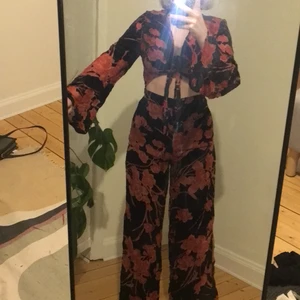 Set från Glamorous - Supercoolt set som jag bara använt en gång! Säljer pga använder för sällan 