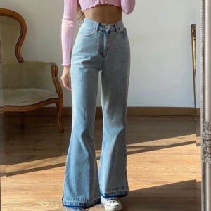 Jeans - Snygga jeans från vila, storlek S men då de är väldigt stretchiga skulle jag säga att de faktiskt passar både större och mindre 💙💙 170+frakt, första bilden är ej min! (mina har två hål o knäna)