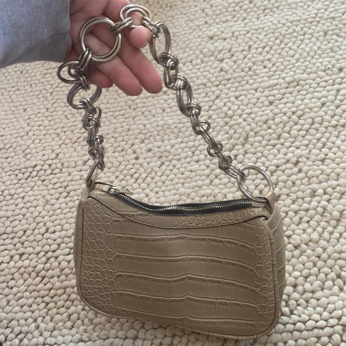 Slutsåld chain bag