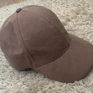 Hm - Om man köper nått så får man den med i packetet😁 annars är den gratis men kunden står för frakten✨