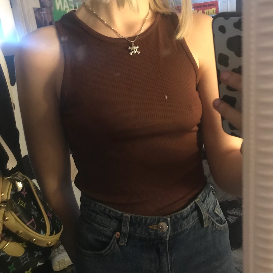 as trednigt ribbstickat brunt linne