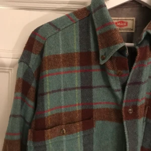 Skjorta  - Varm och supersnygg skjorta i kraftigare tyg, storlek S! 80kr ! Köparen står för frakten 