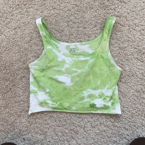 Tie dye linne - Gjort själv, det är inte fläckar utan det blev så när jag färgade den!❤️