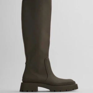 Zara regnstövlar - Helt nya m prislapp kvar! Stl 38 jättesnygga!Slutsålda!