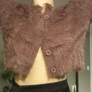 lurvig kofta - såå fin mysig lurvig kofta från Zara! Aldrig använd! Köpt för 300kr nypris 😘😇pris går att diskuteras