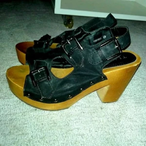 Klackskor Tiamo - Mina sötaste skor från Tiamo, använda vid 2-3 tillfällen. I fint skick 🥰