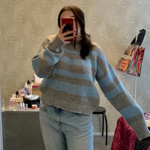 Stickad tröja - Såååå skön stickad tröja från NAKD! Älskar mönstret 😍