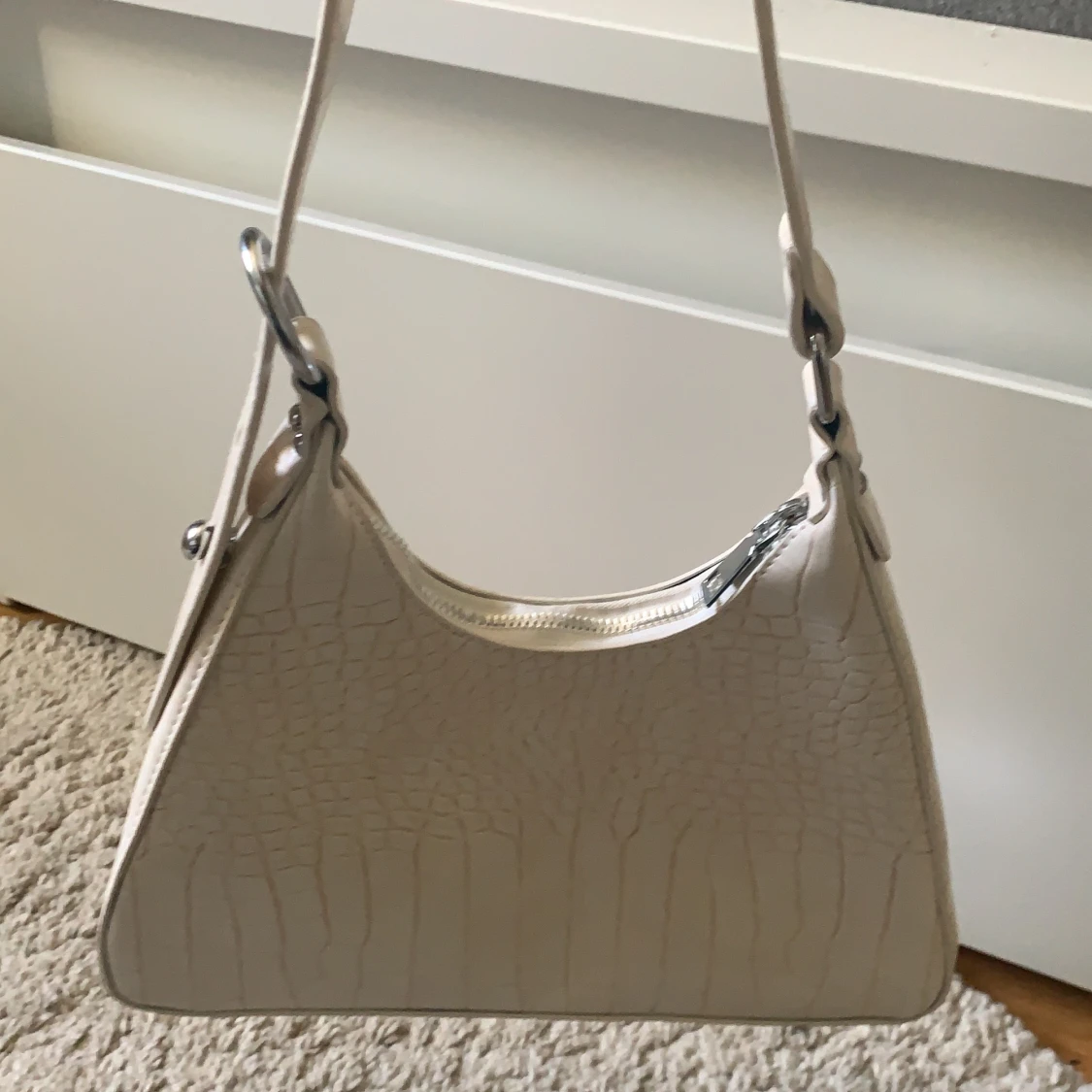 Vit/Créme-färgad väska - 91