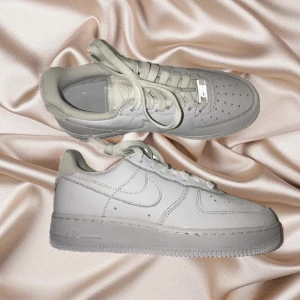 Air force 1 07 craft - Säljer mina air force 1 07 craft. Helt oanvända. Storlek 39☺️