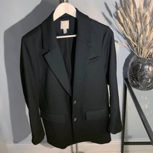 Oversized kavaljer HM  - Oversized jacket Size M, god quality and condition