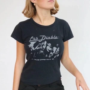 T-shirt med tryck - Jätte fer T-shirt. köpt på second hand!