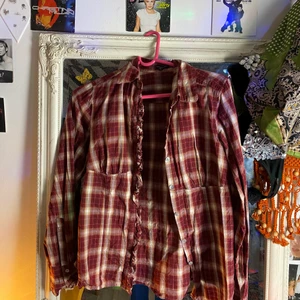 Röd rutig skjorta  - Frakt: 63kr💕