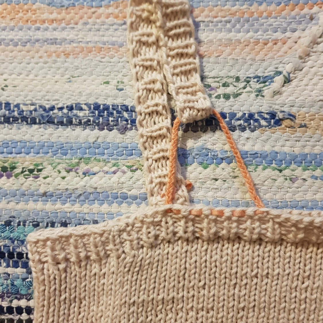 Handstickad top med fina detaljer - 91