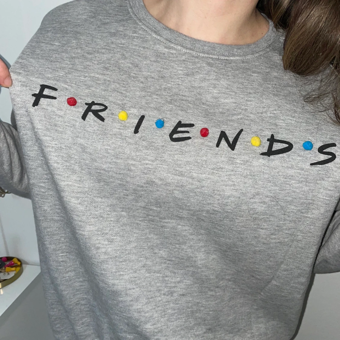 Hoodie med ”friends” tryck.