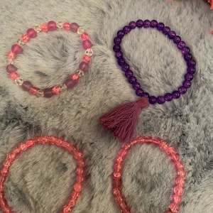 Armband - Handgjorda, 10 kr per styck. 