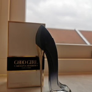 Carolina Herrera  - Good Girl Legere Eau De Parfum 30 ml. Öppnad men aldrig använd!  Frakt tillkommer.