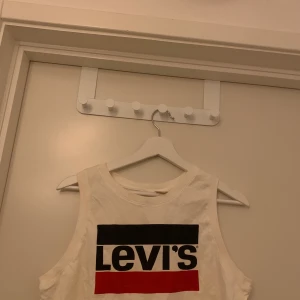 Levis Linne - Ett fint Levis linne ,som jag ej tycker passar mig .💕