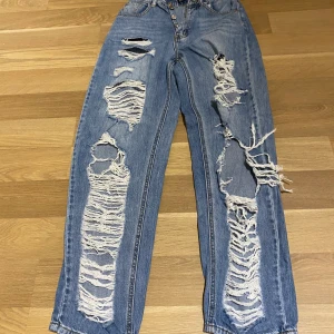 Boyfriend jeans med slitningar - Sjukt sköna, från missguided