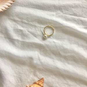 Handgjord ring som är gjord bra och hårt. Skriv till mig vilken storlek ni har i ringar så gör jag en ring som passar dig⚡️🦋