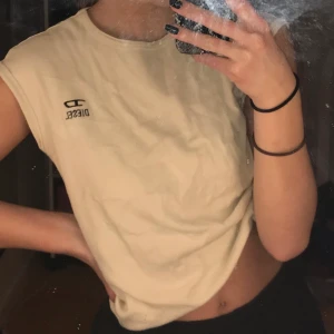 Tröja - As snygg beige tröja från diesel. Står inget storlek vad jag ser men passar mig med S/M i tröjor❤️ köparen står för frakten 