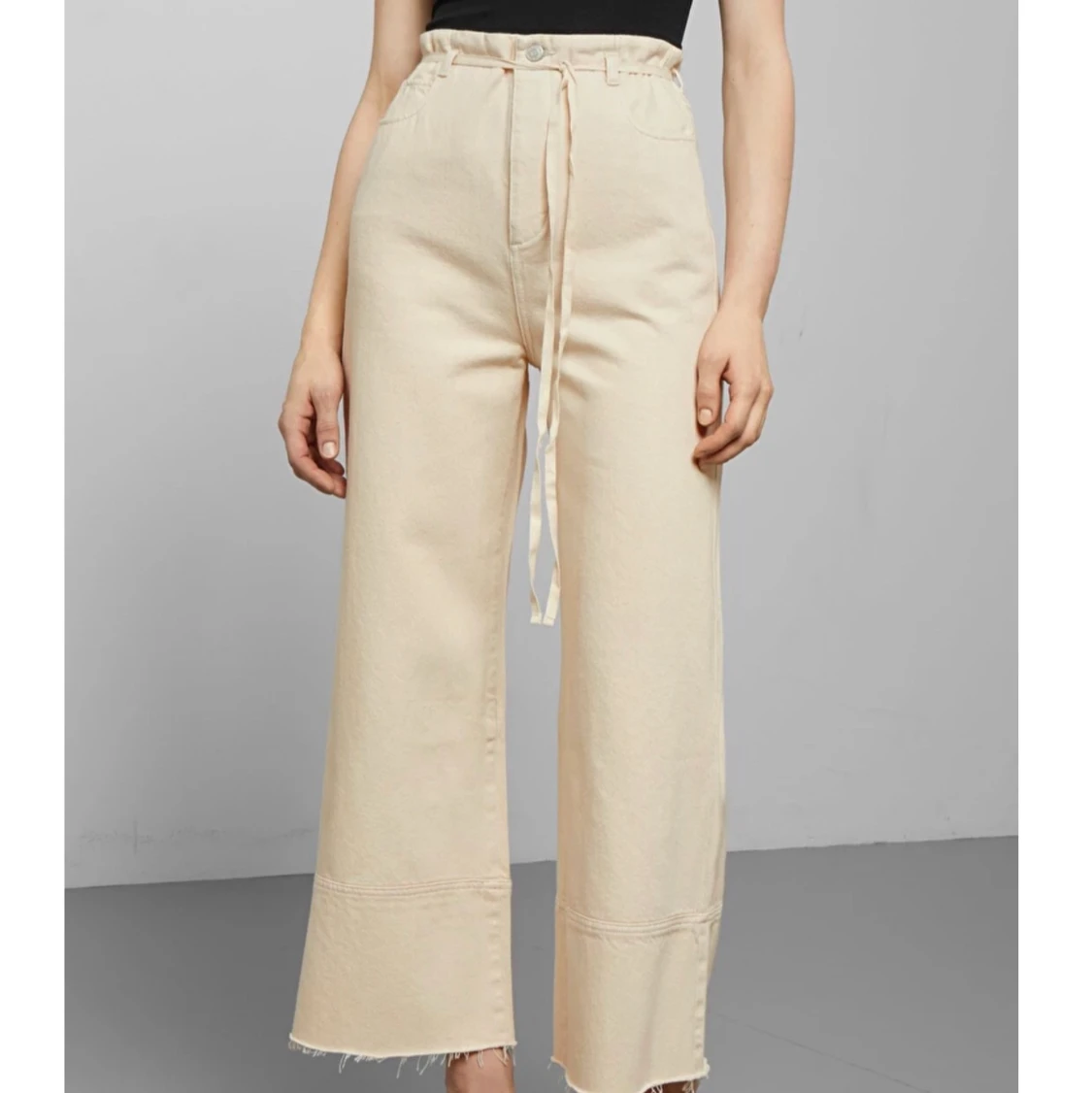 Weekday - Slack Ecru Jeans beige strl 27