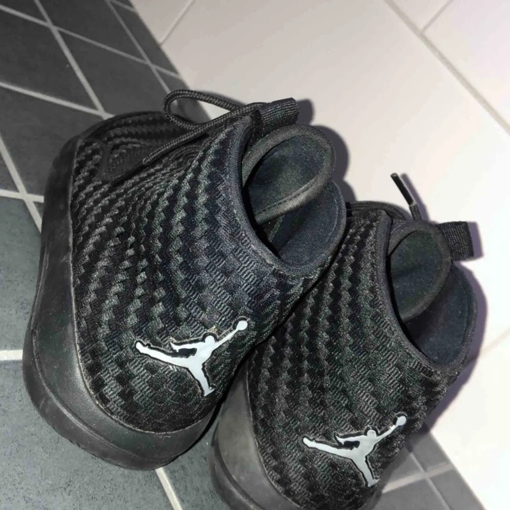 Jordans skor Används fåtal gånger Köparen står för frakten, finns också i eskilstuna. Skor.