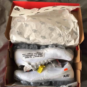  - Nike vapormax, helt nya, oanvända 