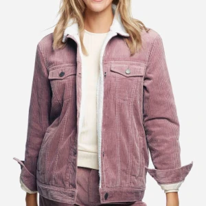  - Jacka köpt på Cubus förra vintern. Manchester mönster och fuskpäls inuti. Säljer för 200kr + frakt. Kan mötas upp i Karlskrona. 