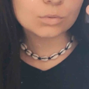  - Snäckhalsband köpt i Spanien. Kan fraktas