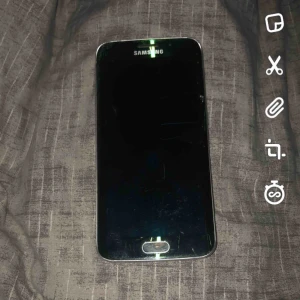  - Säljer min samsung galaxy S6 edge då jag inte använder den längre den har några sprickor på fram sidan och baksidan men den funkar bra. Nytt pris 8595kr mitt pris 1300kr  Priset kan diskuteras vid snabb affär 