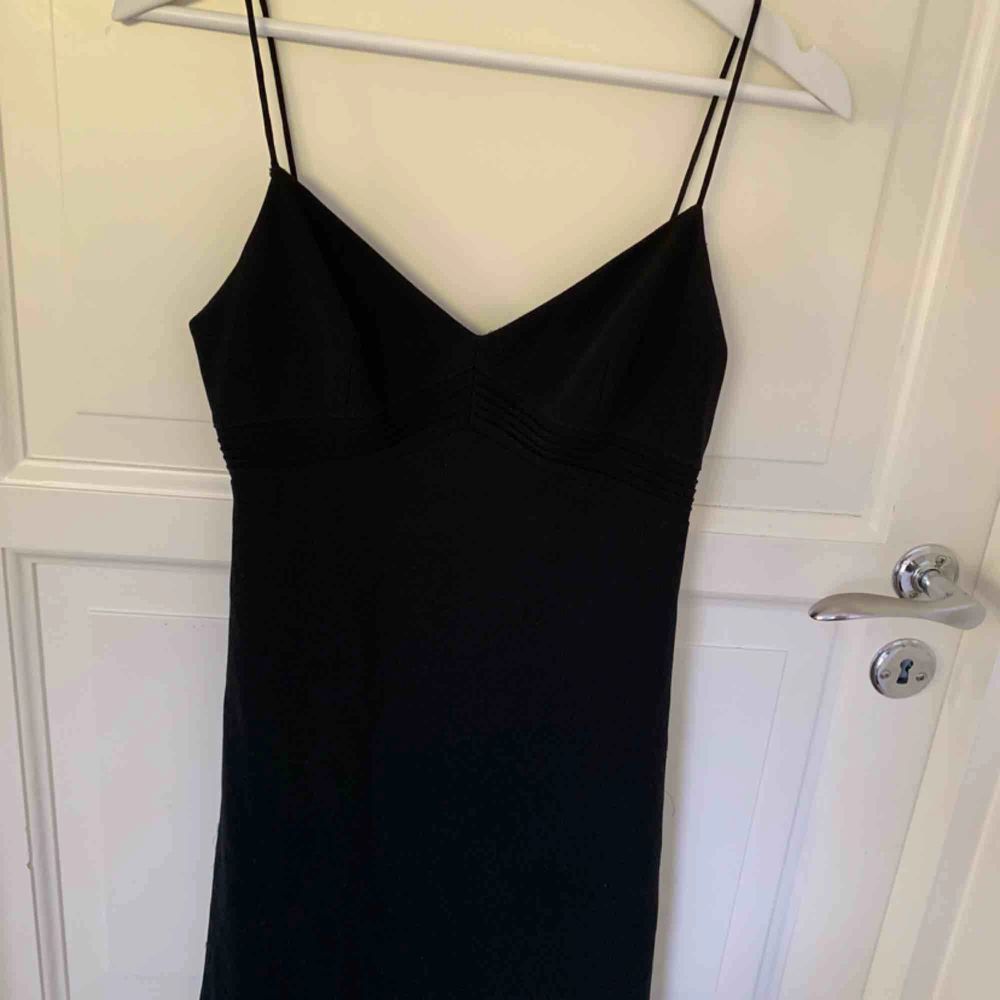 Superfin klänning från Calvin Klein. Frakt 36kr. Klänningar.