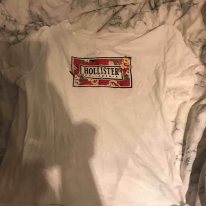  - Fin t-shirt som är oanvänd. Från Hollister