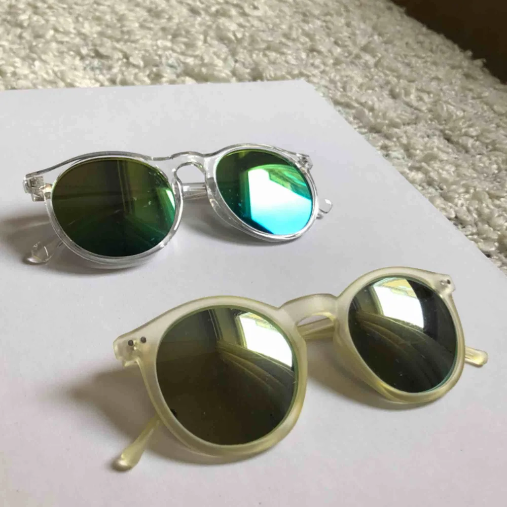 Fem par fina solglasögon i olika färger! Säljer endast som ett paket. ❤️🧡💛💚💙 Kan hämtas i Hornstull eller skickas med posten. Accessoarer.