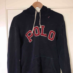  - Äkta Polo Ralph Lauren hoodie Bra skick och normal i storlek Säljes pga: används ej