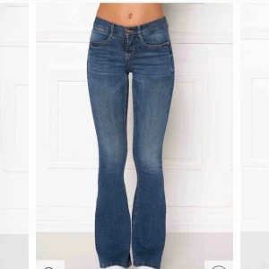  - Bootcut jeans från Bubbleroom (bilder från sidan). Köpt för ganska länge sen men knappt använda... vääldigt skönt material dock 