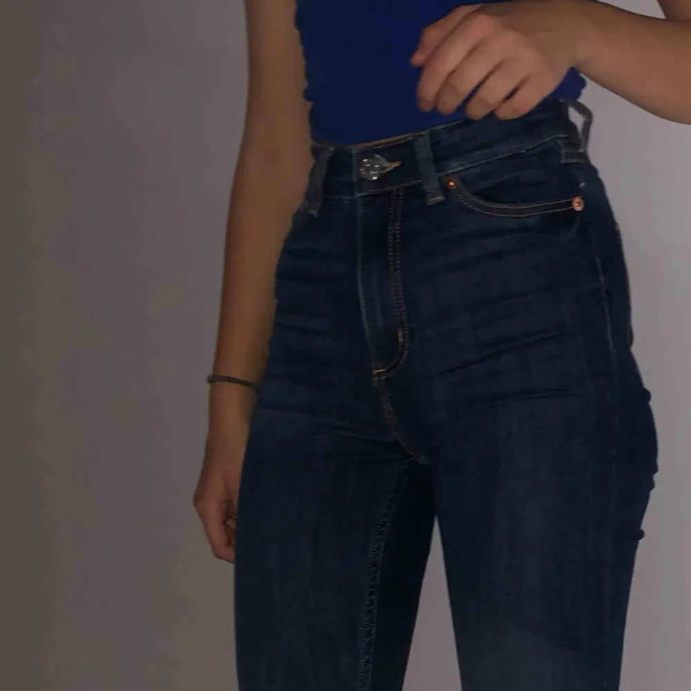 Snygga mörkblå jeans bra skick. Jeans & Byxor.