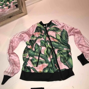  - SVIN söt adidas tröja aldrig använd!💖 kontakta mig för att snacka pris!🥰