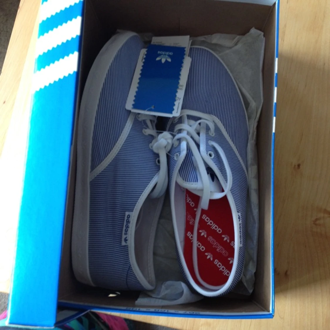 Snygga, Helt oanvända adidas skor! Orginalpris 500!!  - 1384602647