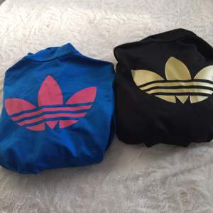 Säljer mina Adidas hoodies. De kostar 200kr var men om du köper båda får du båda för 350kr.  Betalning: swich Frakt: 50kr  