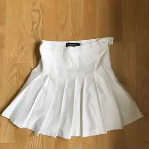 Kjol från american apparel, storlek medium men mer som en liten S, som ny