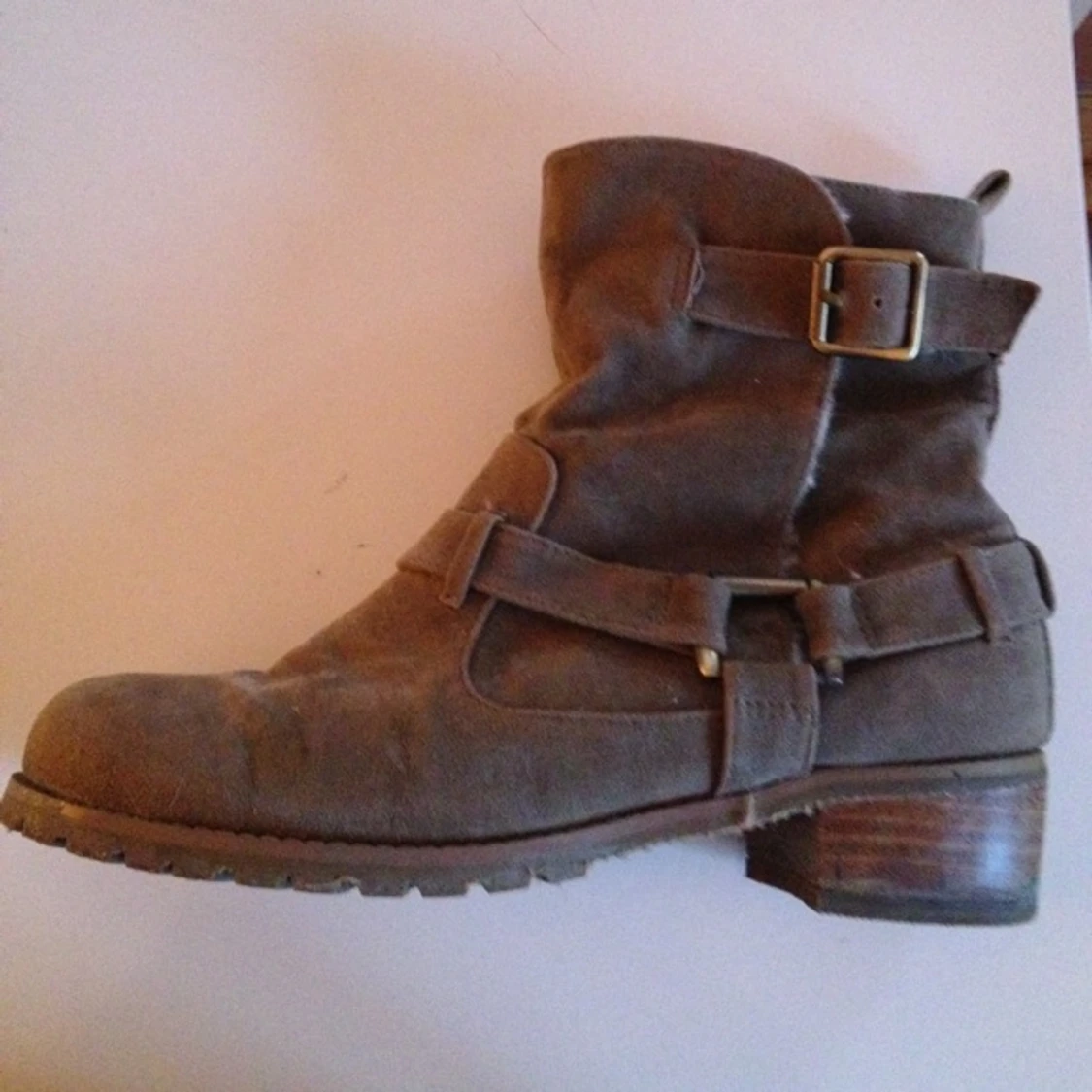 Skor i mockaimitation. Se bilder. 80kr. 