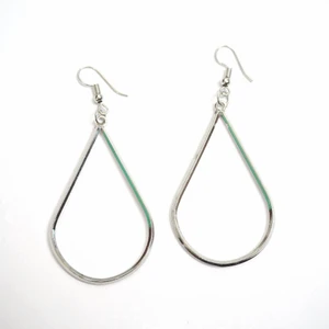 Örhängen - nya örhängen  35kr (frakt15kr)