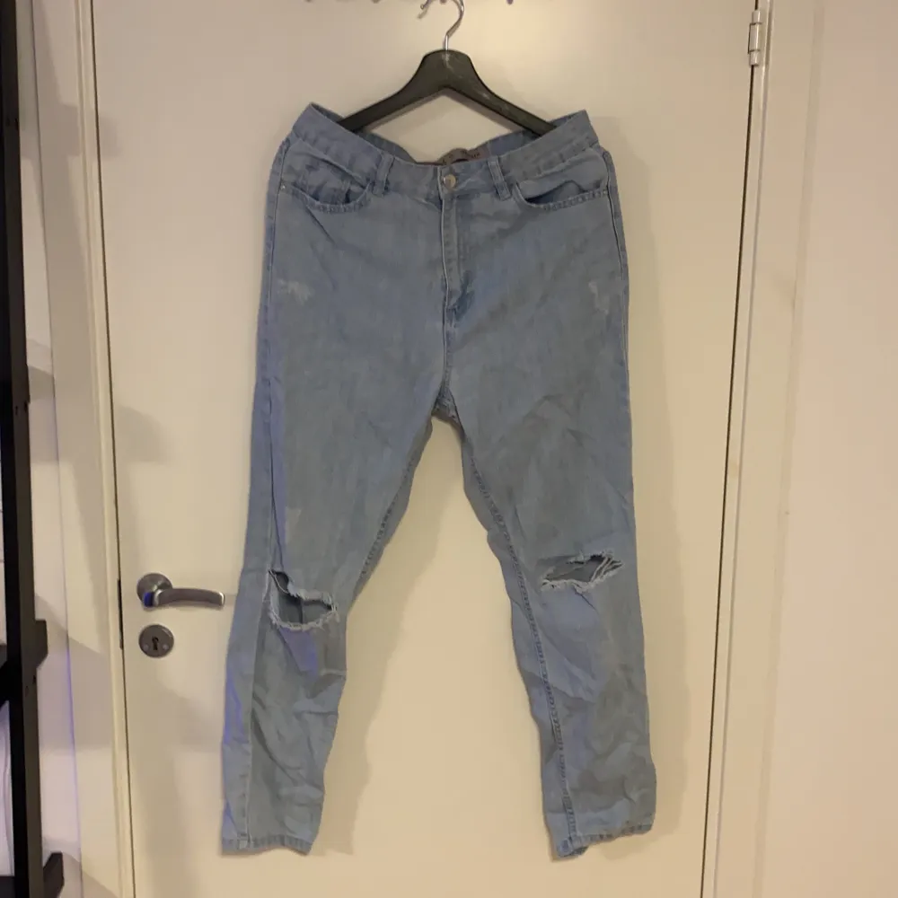 Jeans i strl 40 men skulle säga att det är strl M!. Jeans & Byxor.