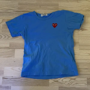 CDG tröja Small - CDG tröja köpt i stan! Har kvitto!!!