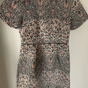 Klänning från hm - Jättefin klänning från hm. Använd 3 ggr. 