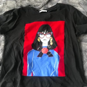 T-shirt med tryck - Cool t-shirt med tryck från Zara. Storlek S