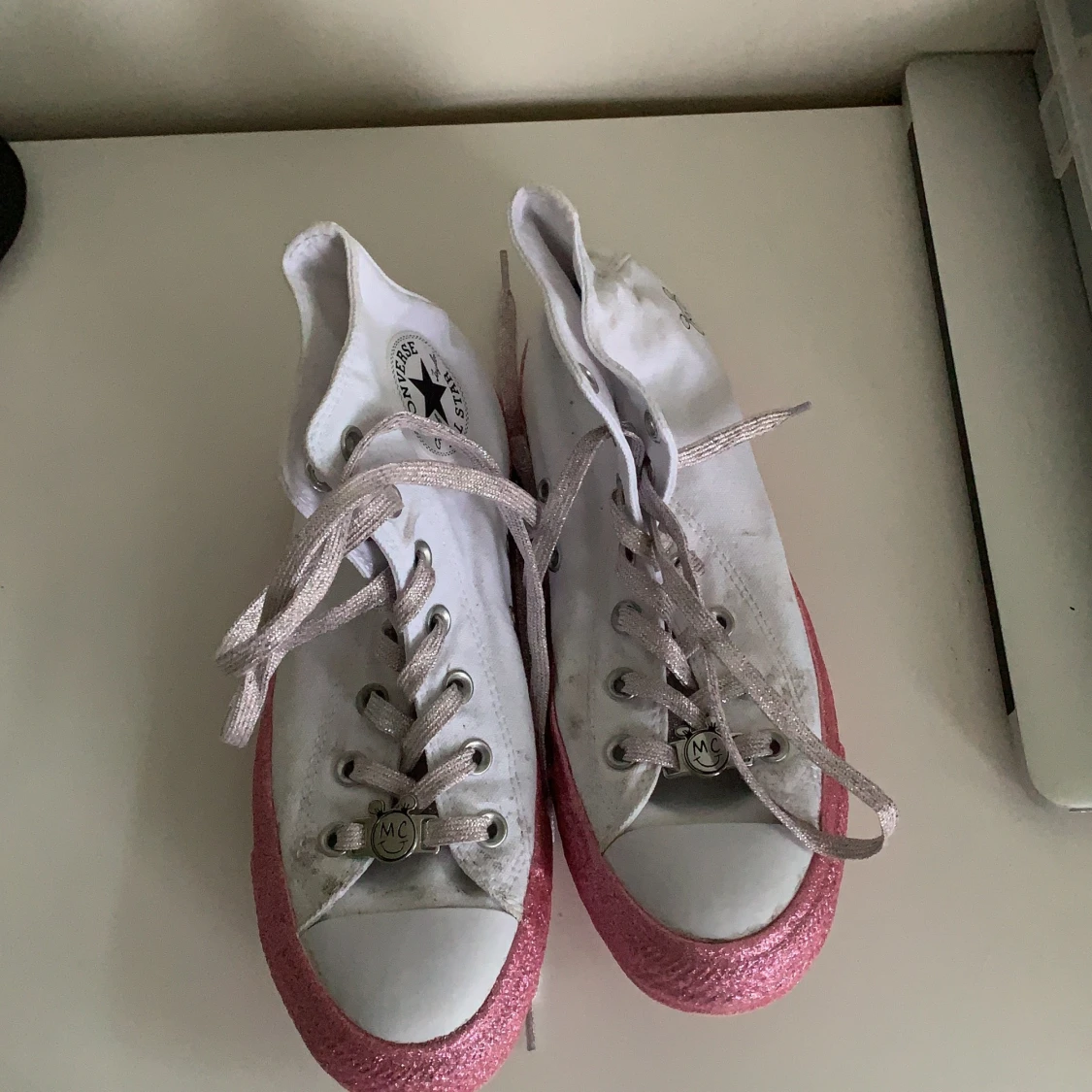 Converse med micky mouse och rosa glitter i strl 39 - 90